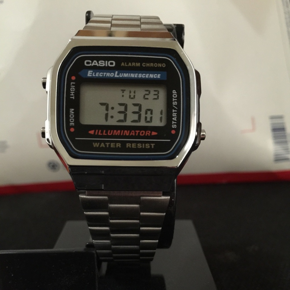 Casio classic digital illumanator adjustable band